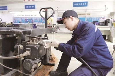 計算機及辦公設備維修 地鐵高效運營的“定海神針”